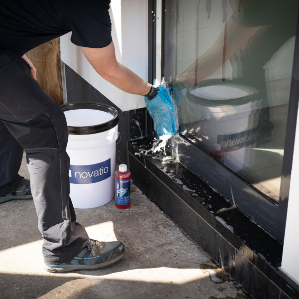cleaning-with-shamp-wax
