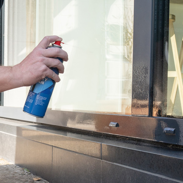 cleaning-with-safety-clean